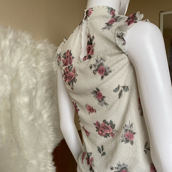 Lace high neck - Picture 2 of 4